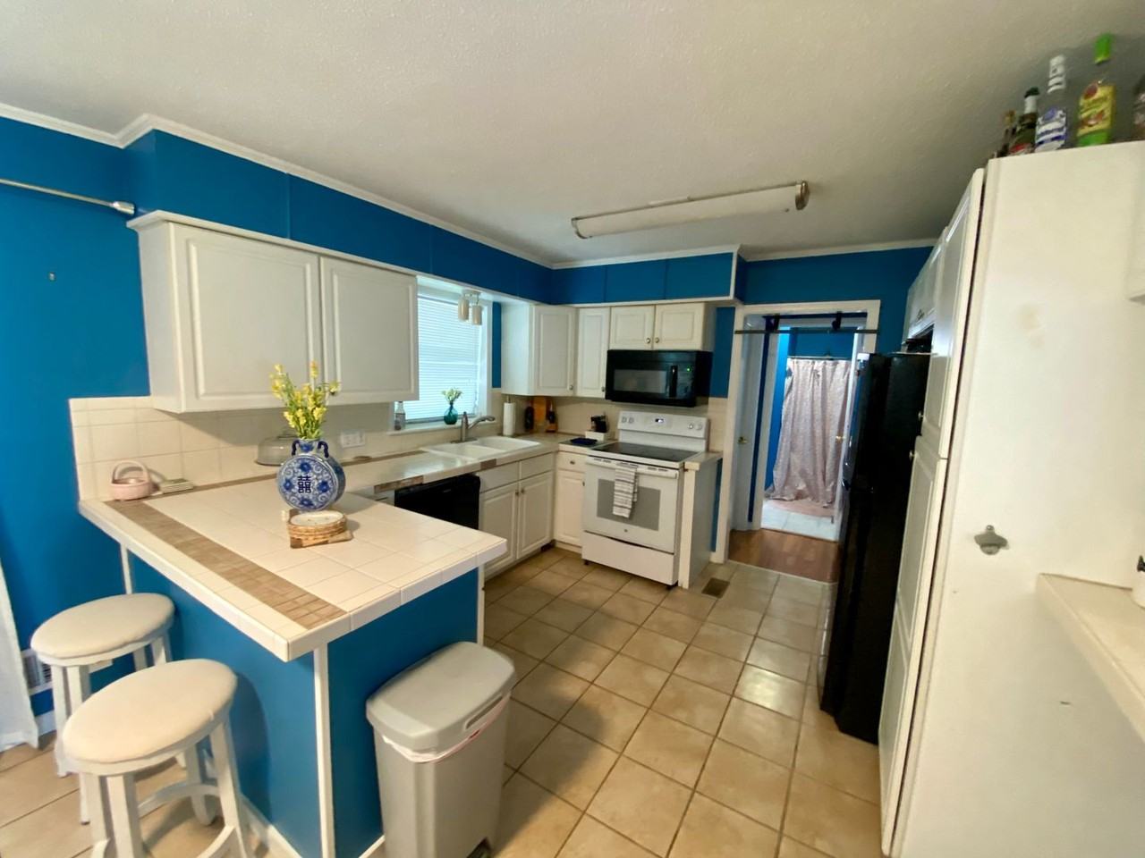 226 Huntington Rd - Photo 6 of 28