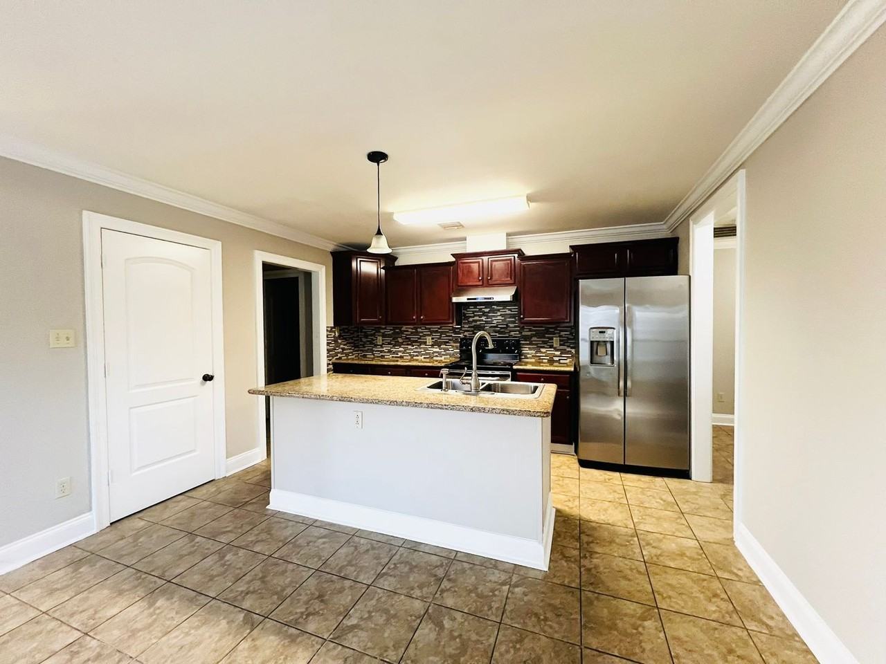 204 King Arthurs Way - Photo 5 of 21