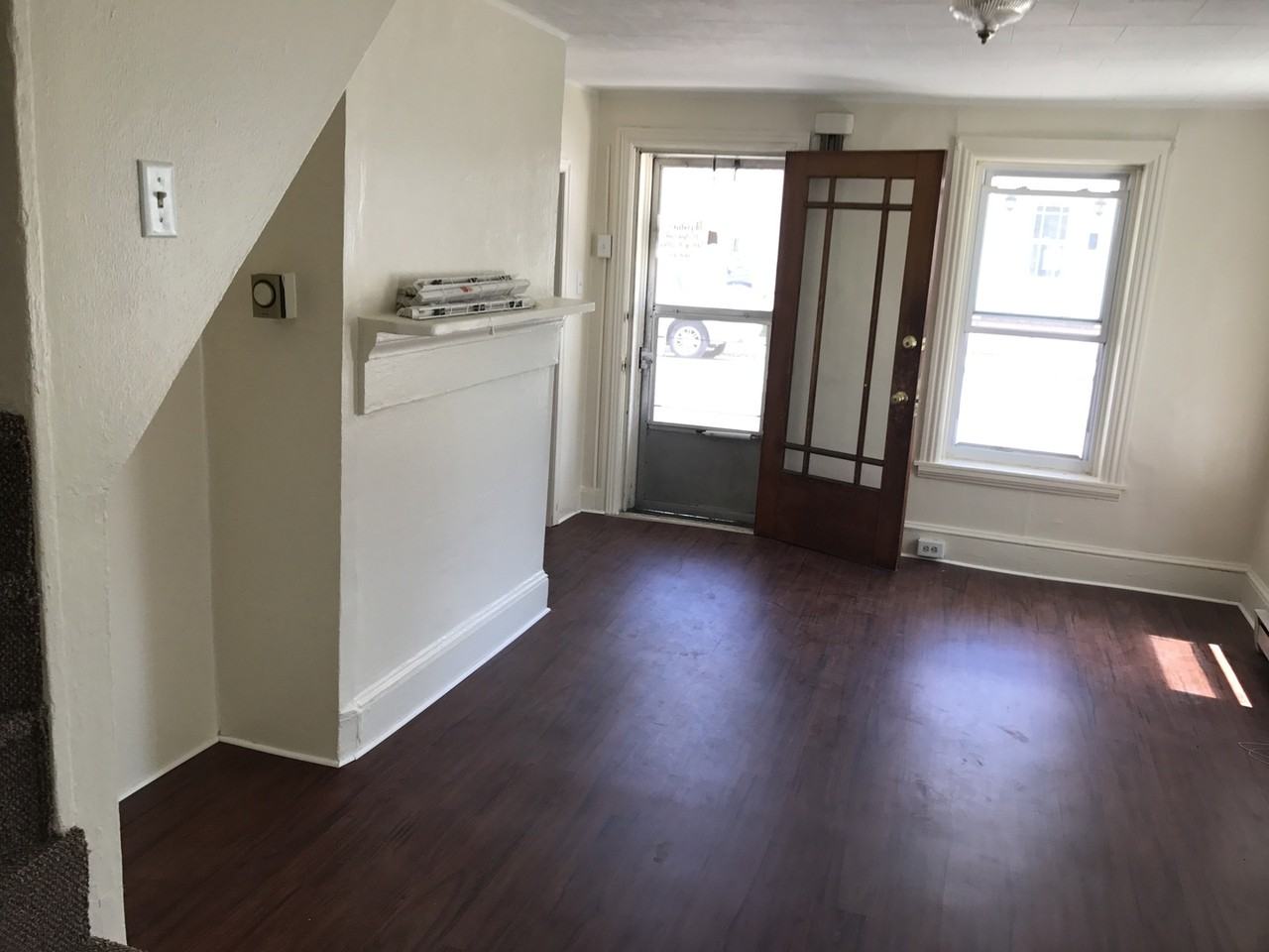 122 N Penn St - Photo 2 of 5