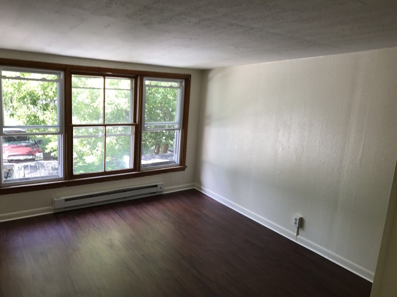 122 N Penn St - Photo 3 of 5