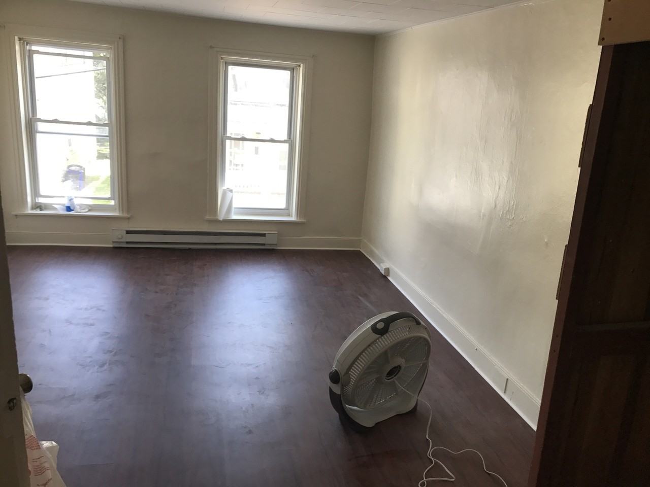122 N Penn St - Photo 4 of 5