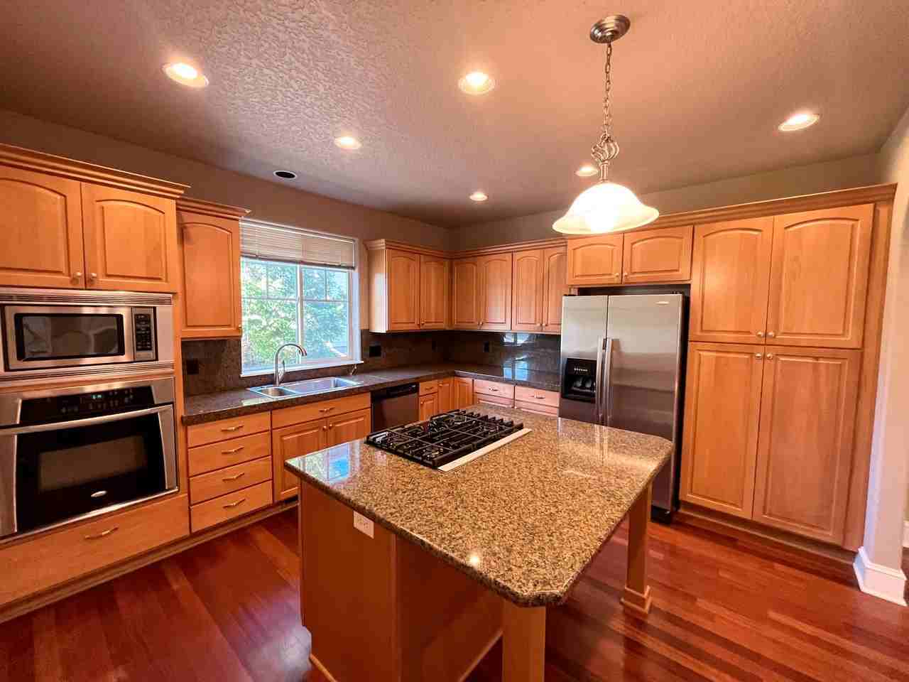 13597 Sw King Lear Way - Photo 6 of 27