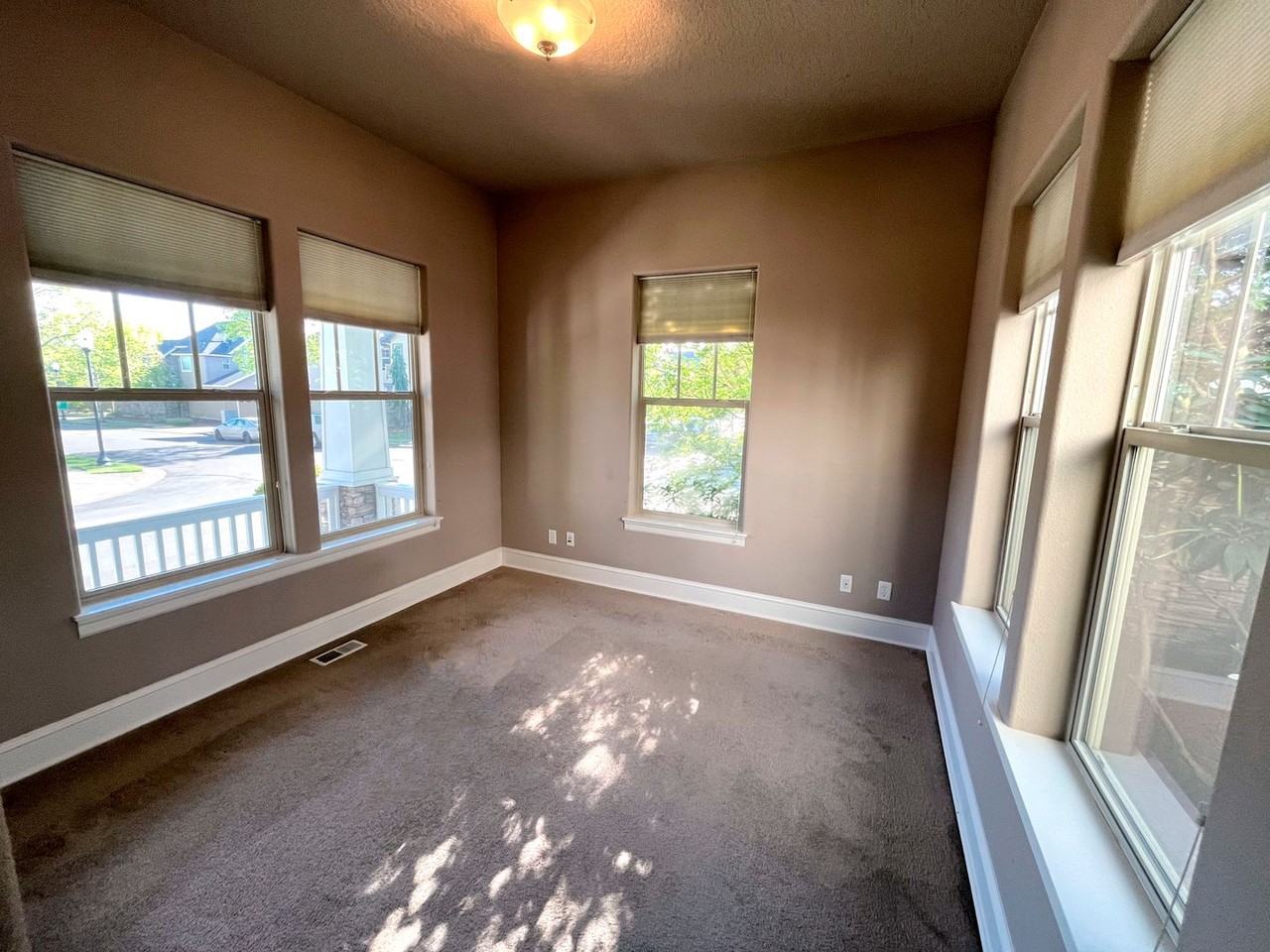 13597 Sw King Lear Way - Photo 7 of 27