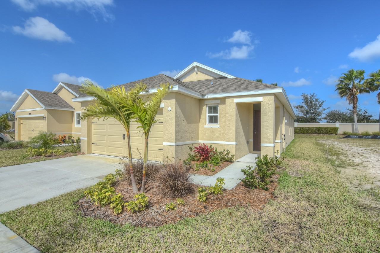 11236 Sw Hadley St - Photo 2 of 23