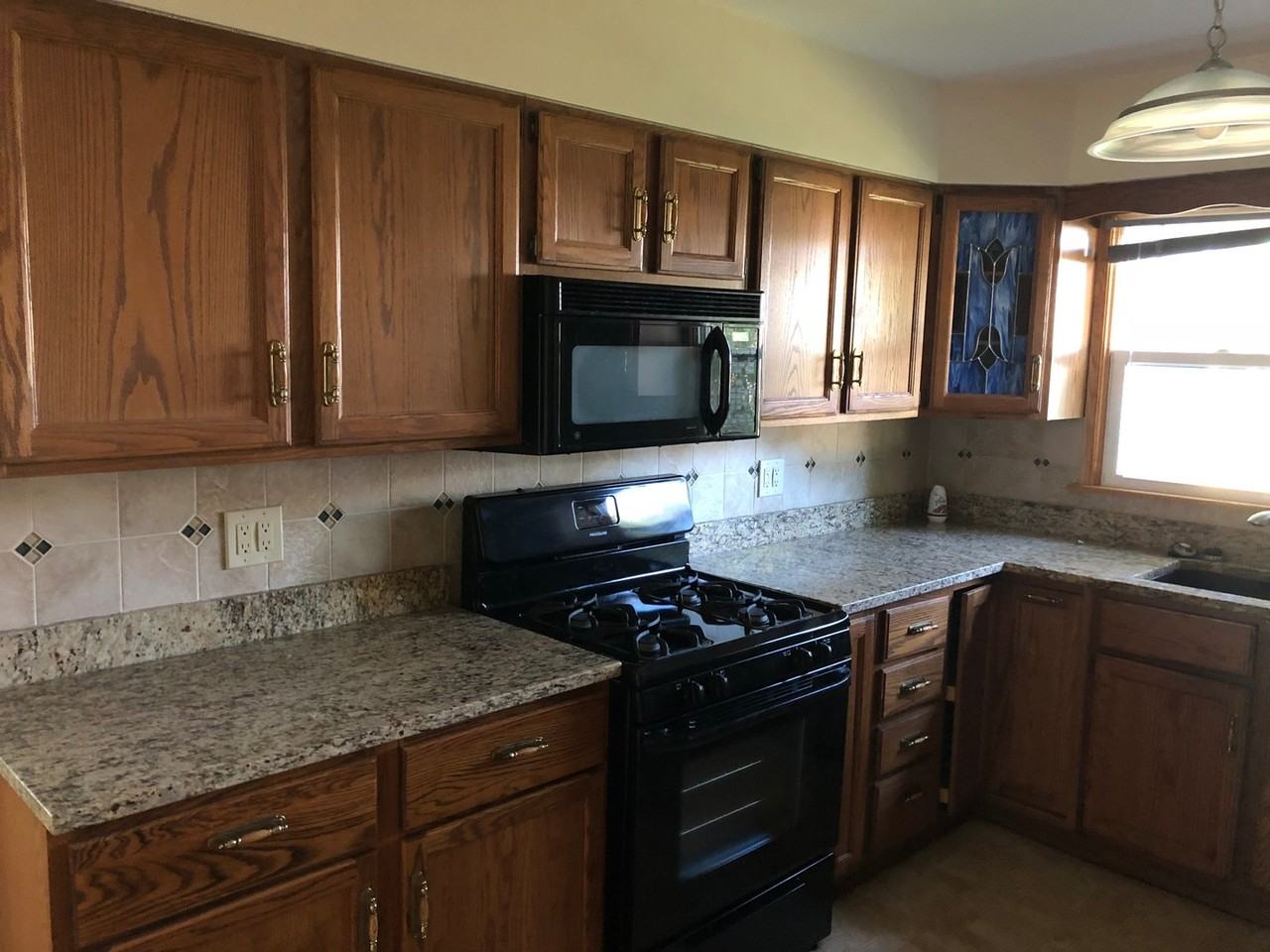 105 2nd St - Photo 3 of 10