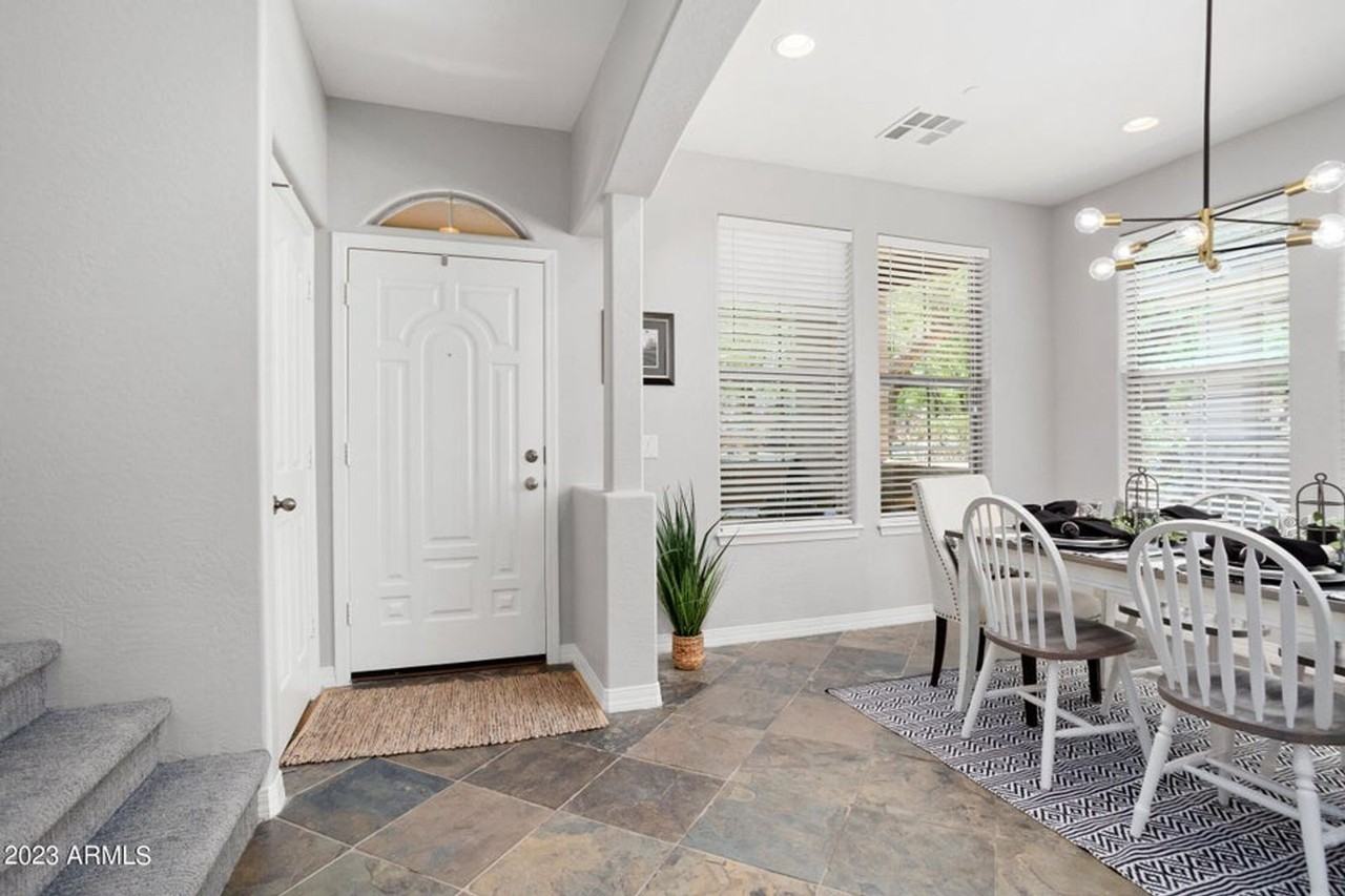 20982 W Edith Way - Photo 3 of 44