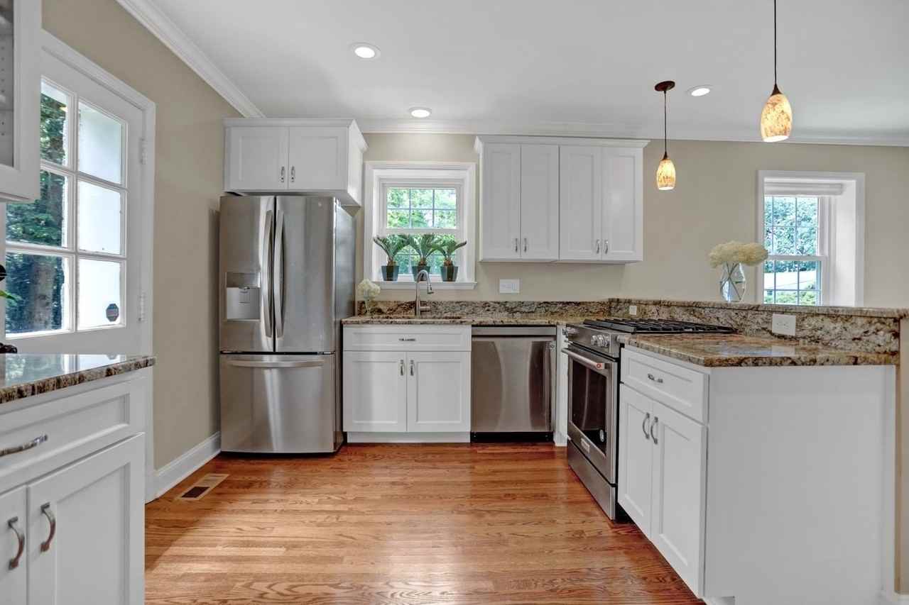 635 Round Oak Rd - Photo 2 of 48