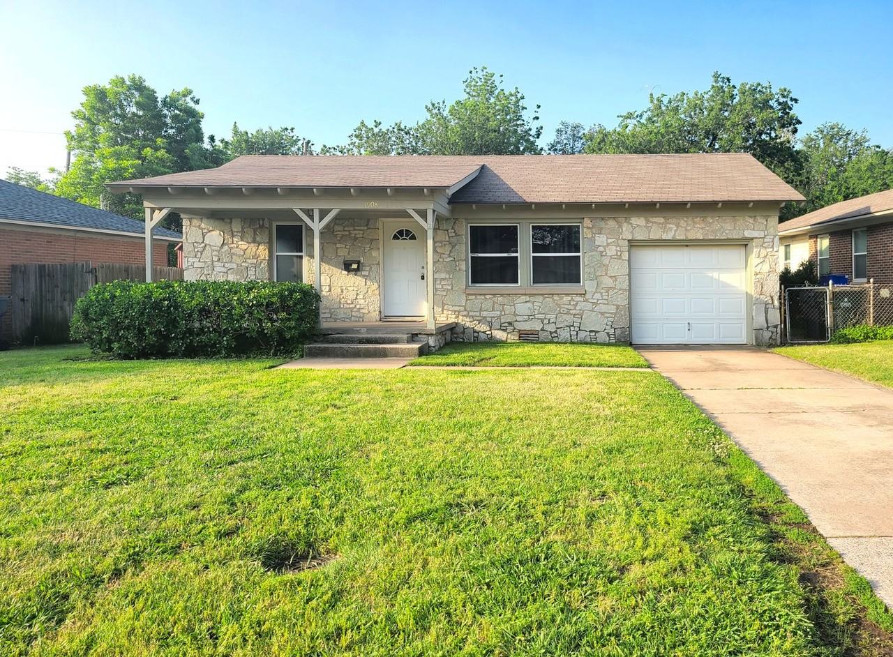 1908 Downing St, The Village, OK 73120 2 Bedroom Apartment for Rent