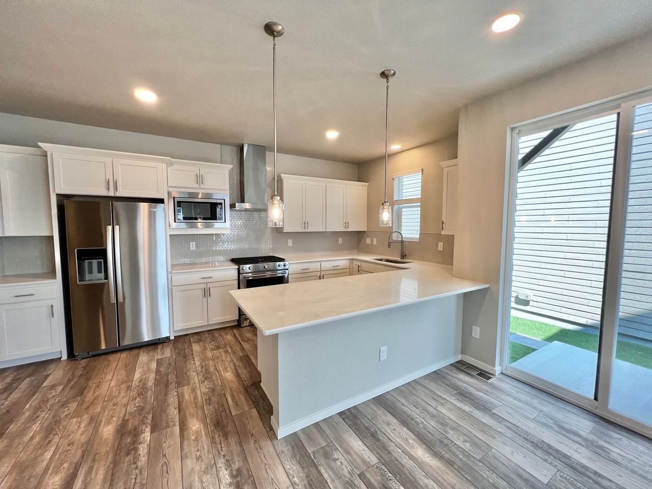 5958 Isabella Ave - Photo 3 of 47