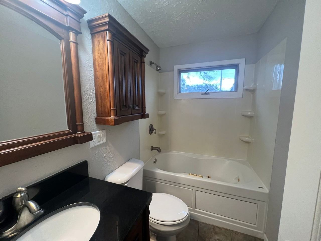 1760 Fairmont Dr - Photo 4 of 10