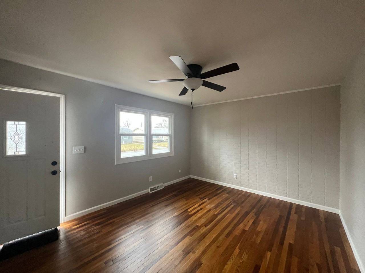 1760 Fairmont Dr - Photo 6 of 10