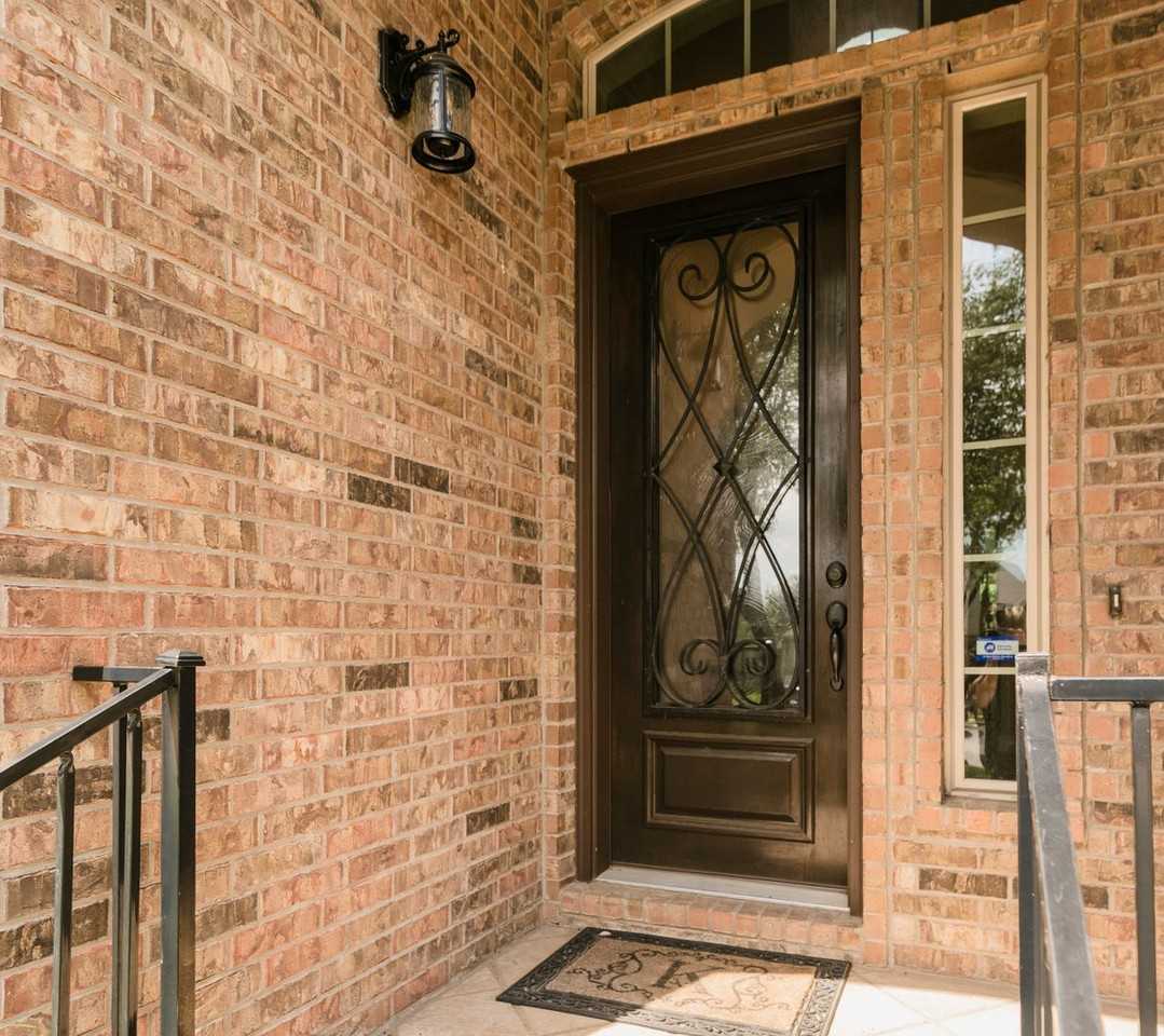 211 Lake Como Dr - Photo 3 of 41