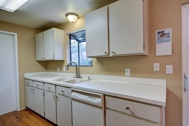 4318 Terrace Dr - Photo 4 of 23