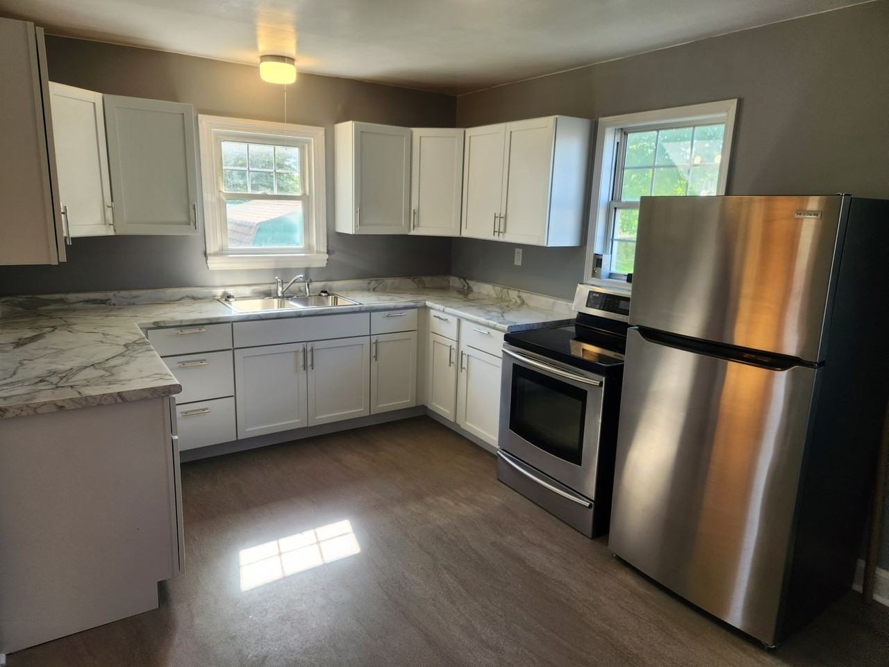 716-718 E Wheeling St - Photo 2 of 9