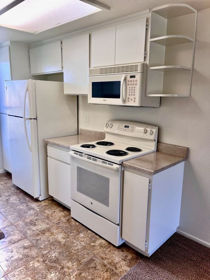 Royal Oaks Apartments in Bermuda Dunes - Photo 6 of 23