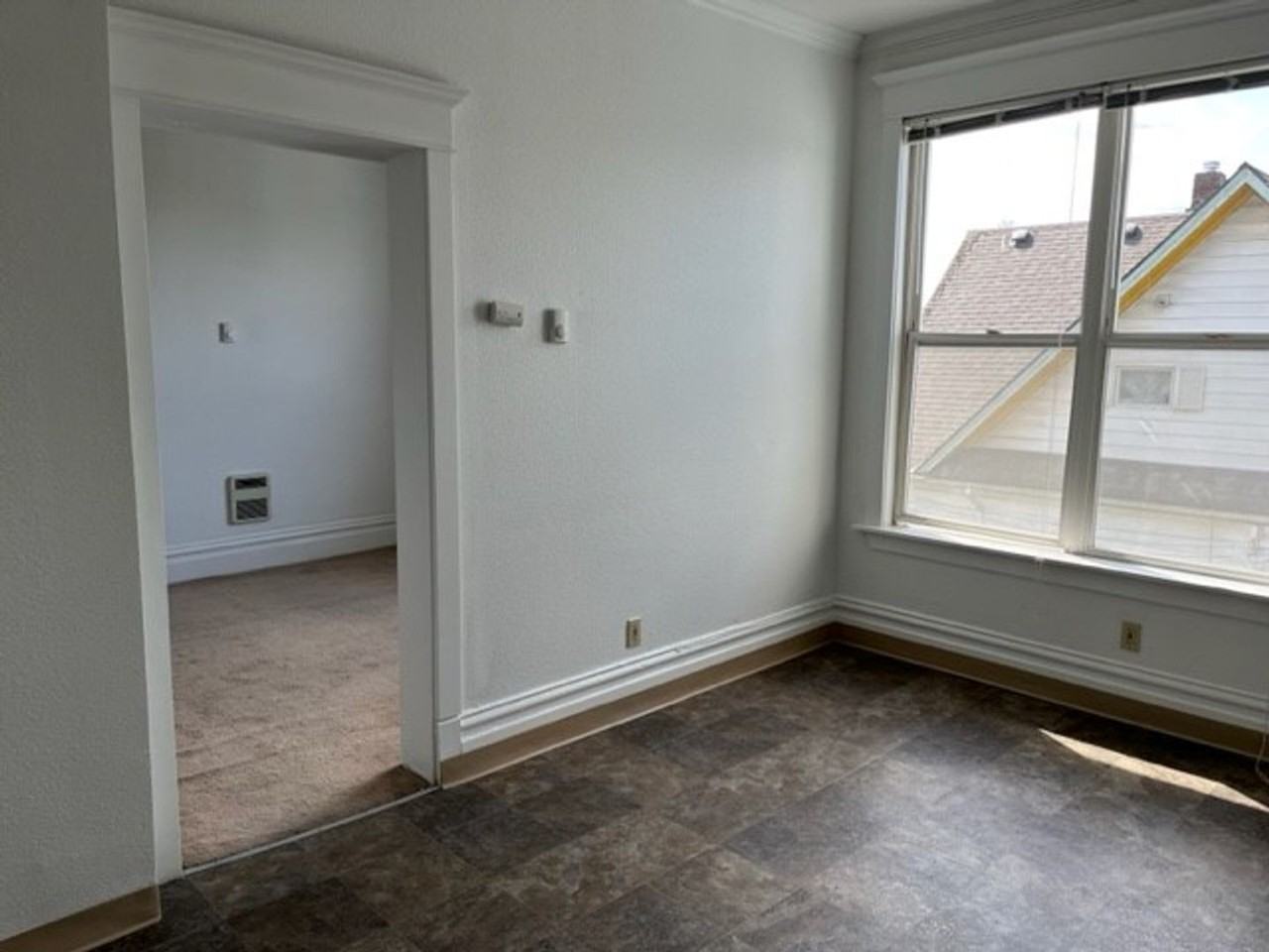 Camdon - 1 Bedroom - Central District - Vintage Charm - Photo 2 of 8