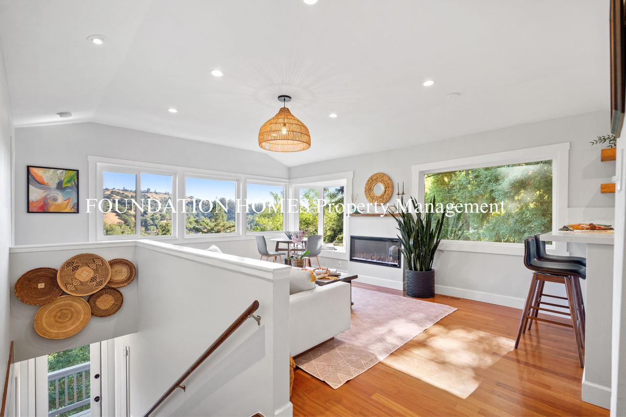 223 Scenic Rd - Photo 4 of 34