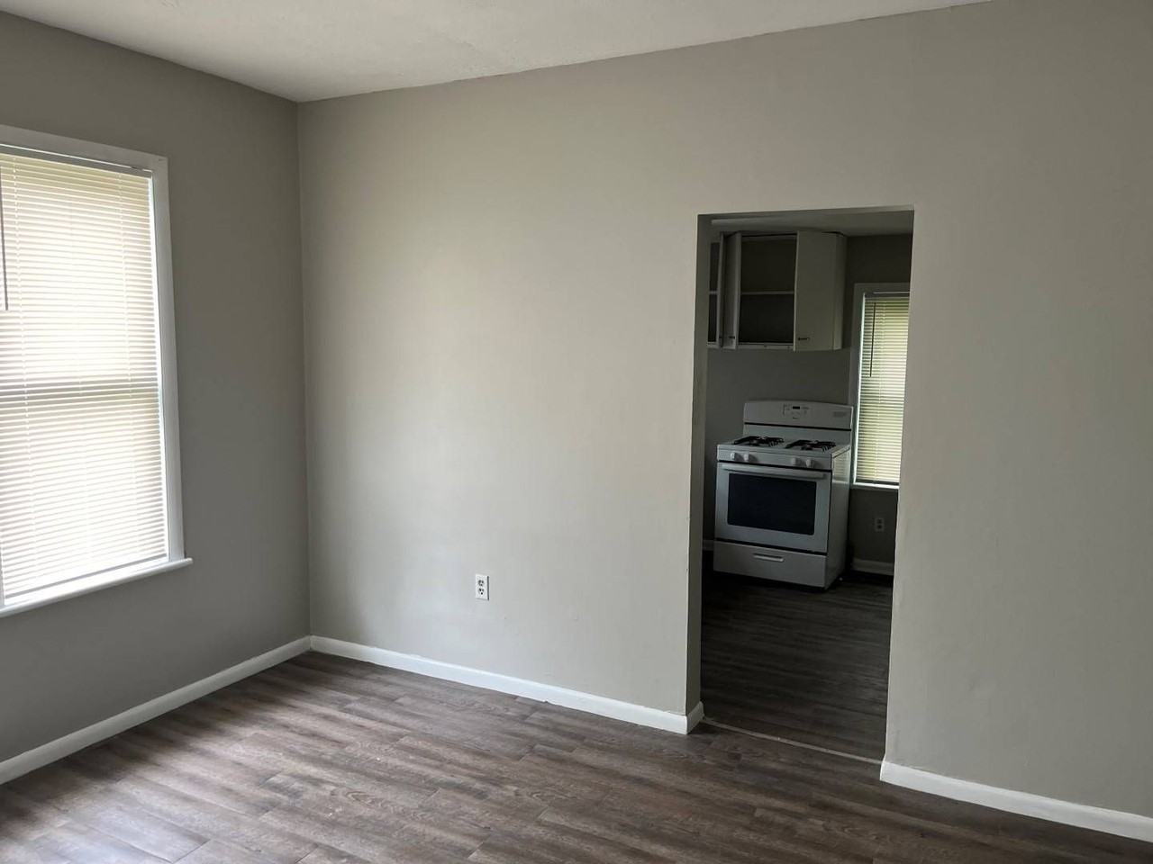 498 Gage Street - Photo 7 of 23