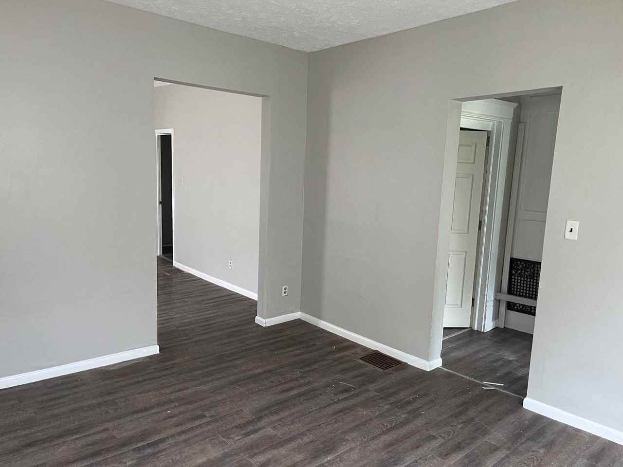 498 Gage Street - Photo 4 of 23