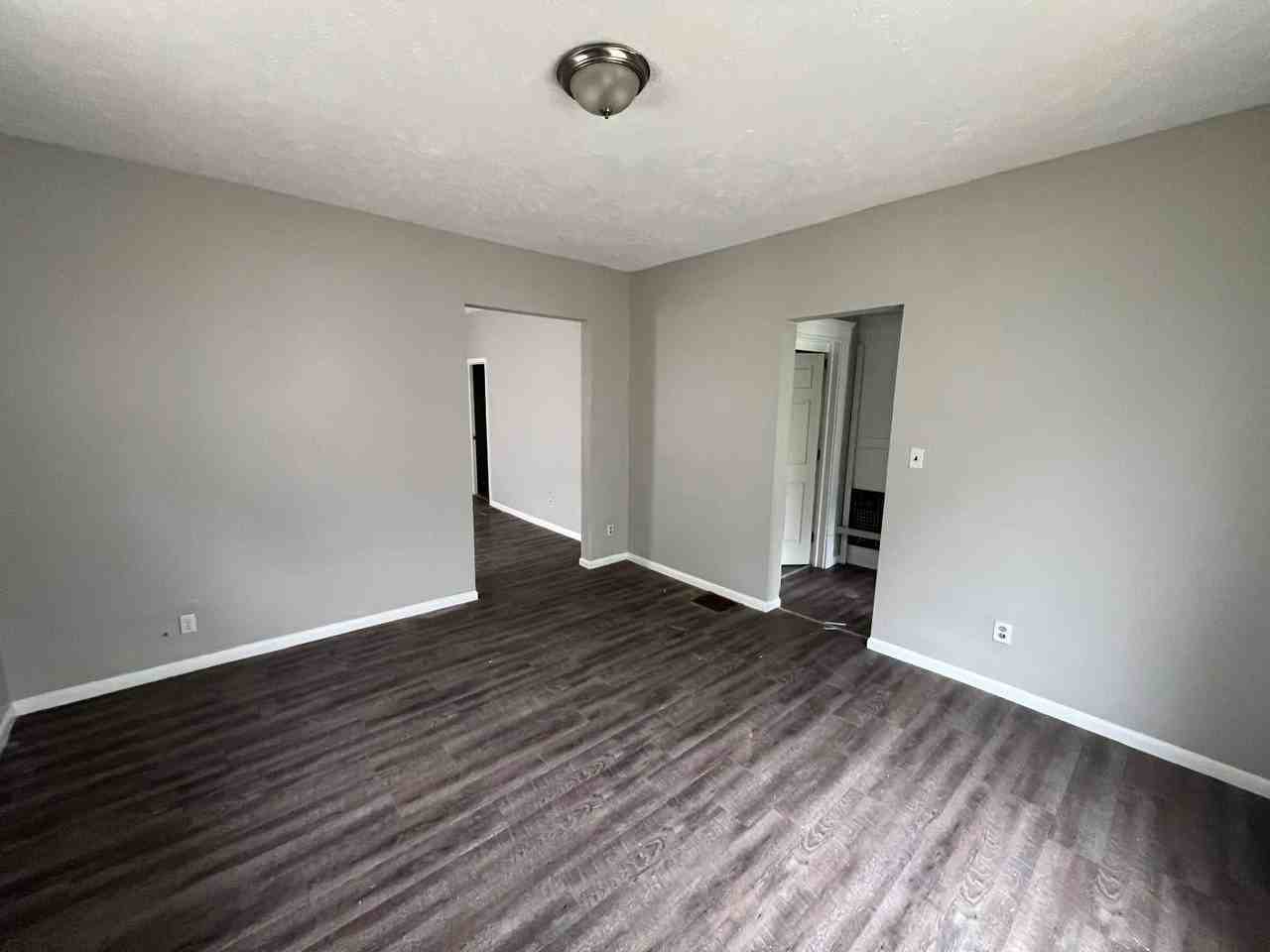 498 Gage Street - Photo 6 of 23