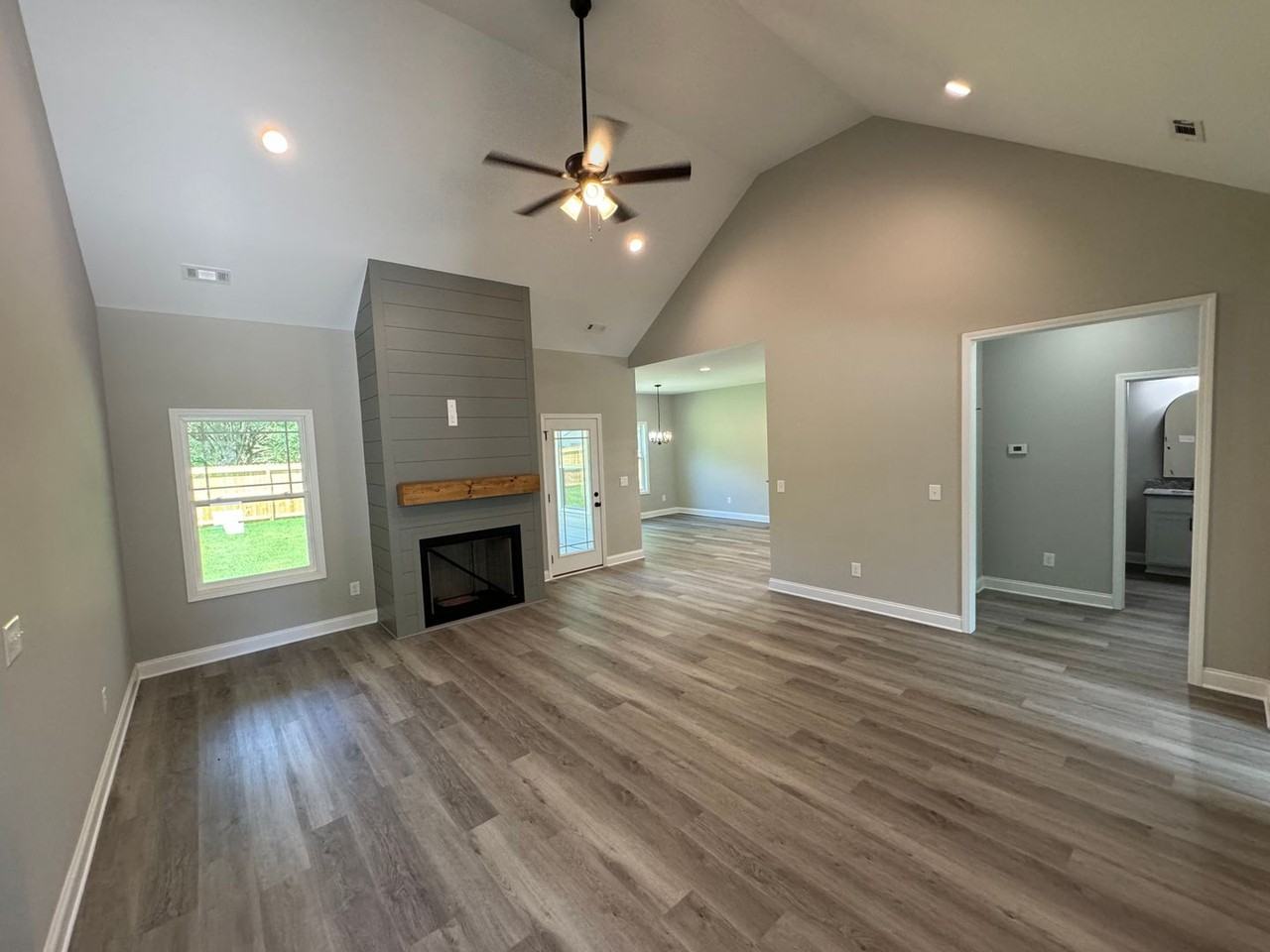 263 Dugger Dr Ne - Photo 6 of 32