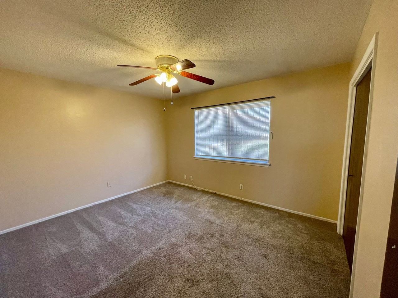 8638 Mettler Dr - Photo 4 of 7