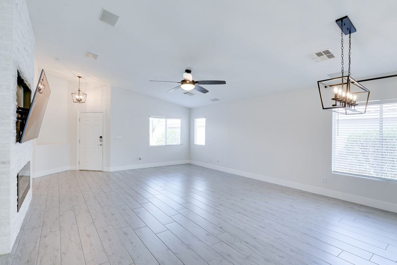 1088 Snow Roof Ave - Photo 7 of 50