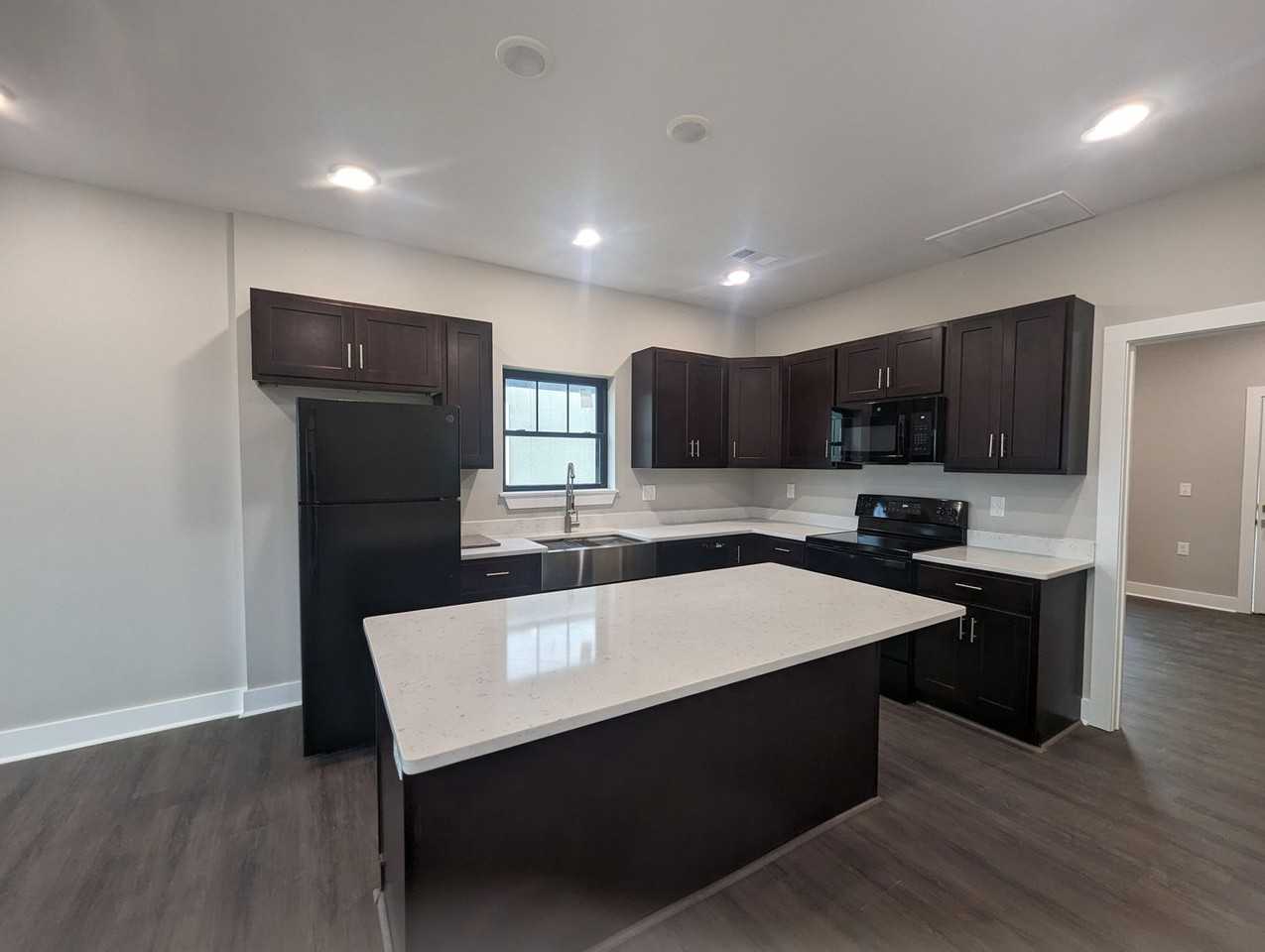 4 Estes Way - Photo 3 of 15