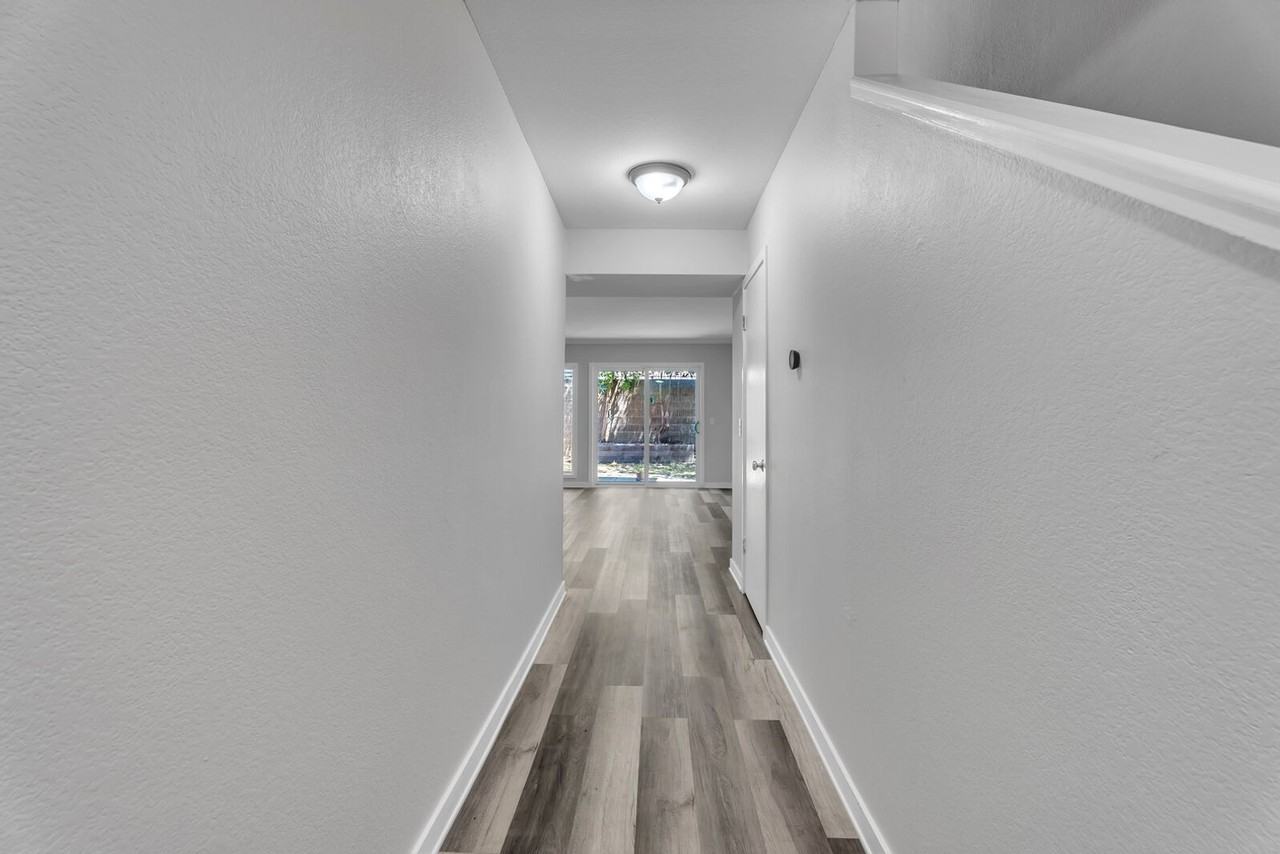 362 Tabor Ave - Photo 5 of 24