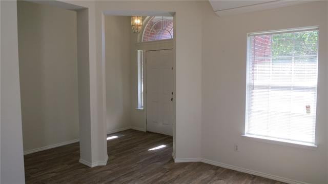 2040 Reddenson Dr - Photo 3 of 23