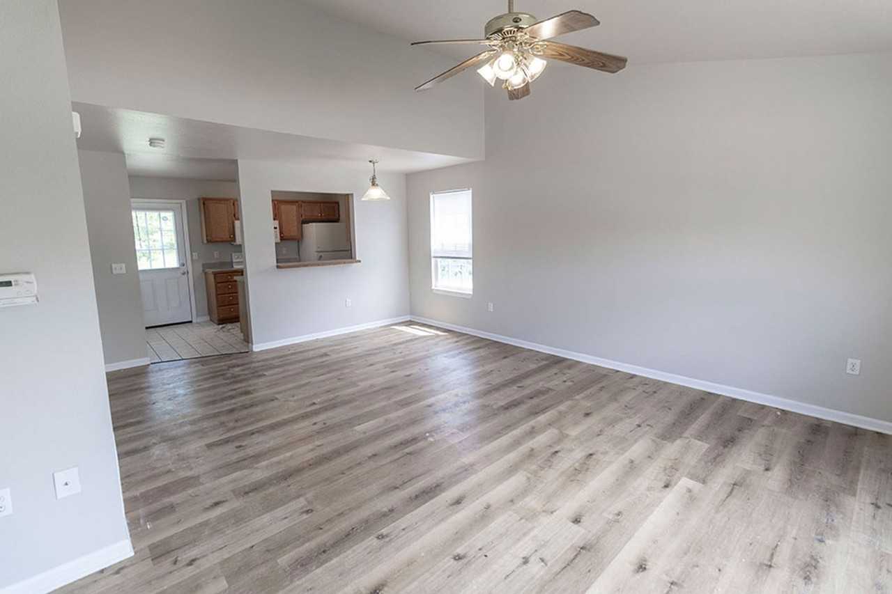 1412 N Frideriki Dr - Photo 2 of 22