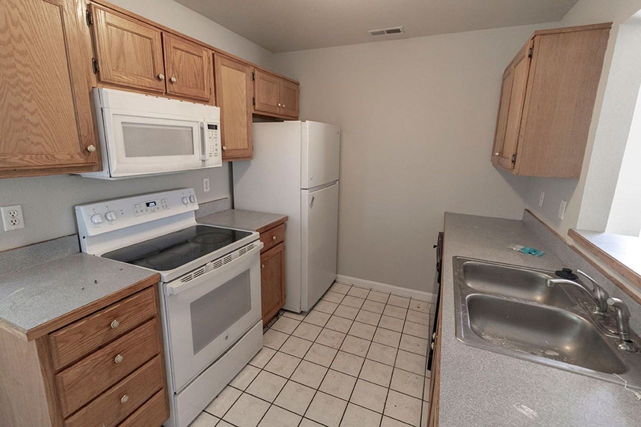 1412 N Frideriki Dr - Photo 5 of 22