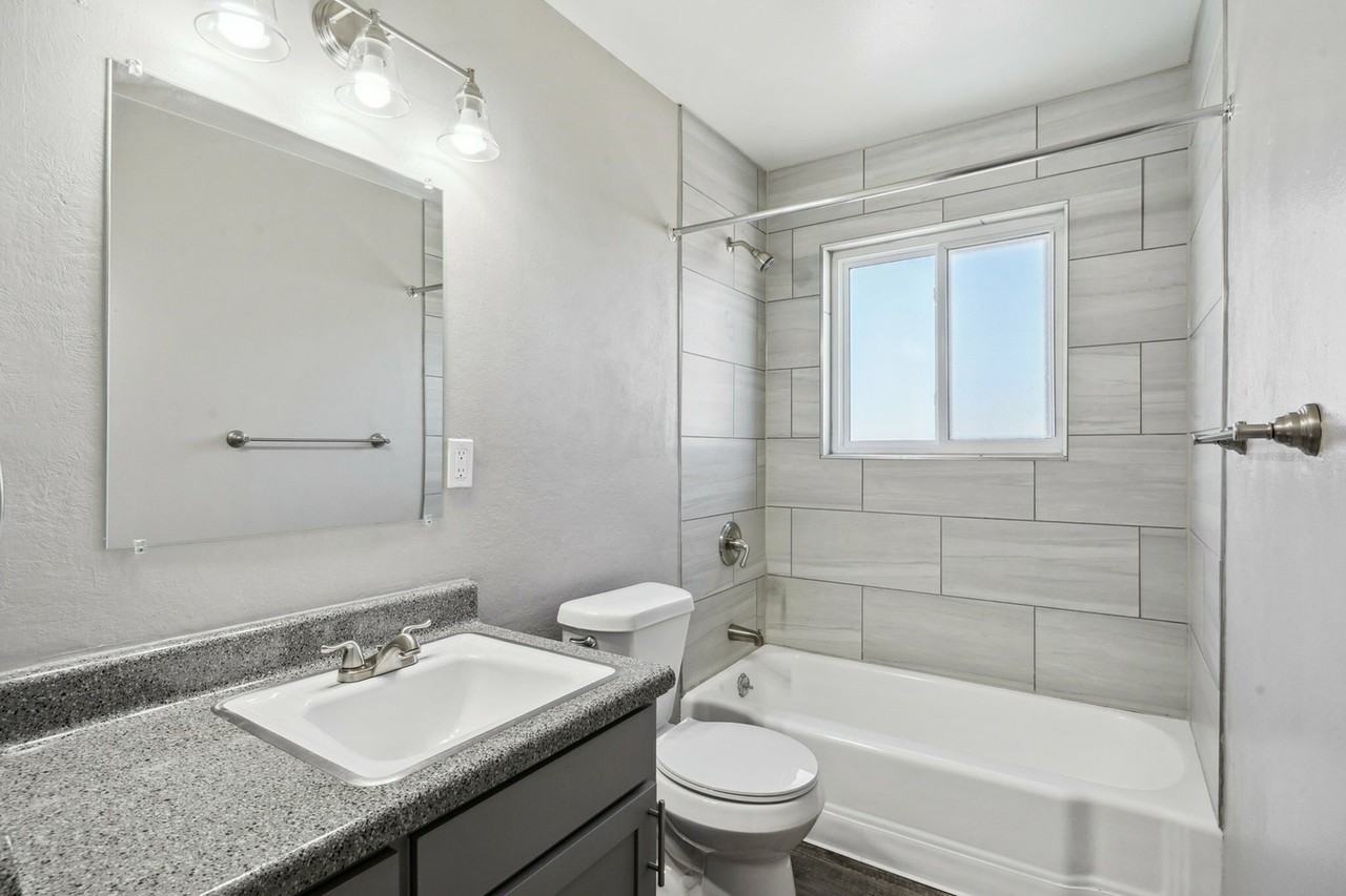 Autumn Lane Apartments - Photo 2 of 34