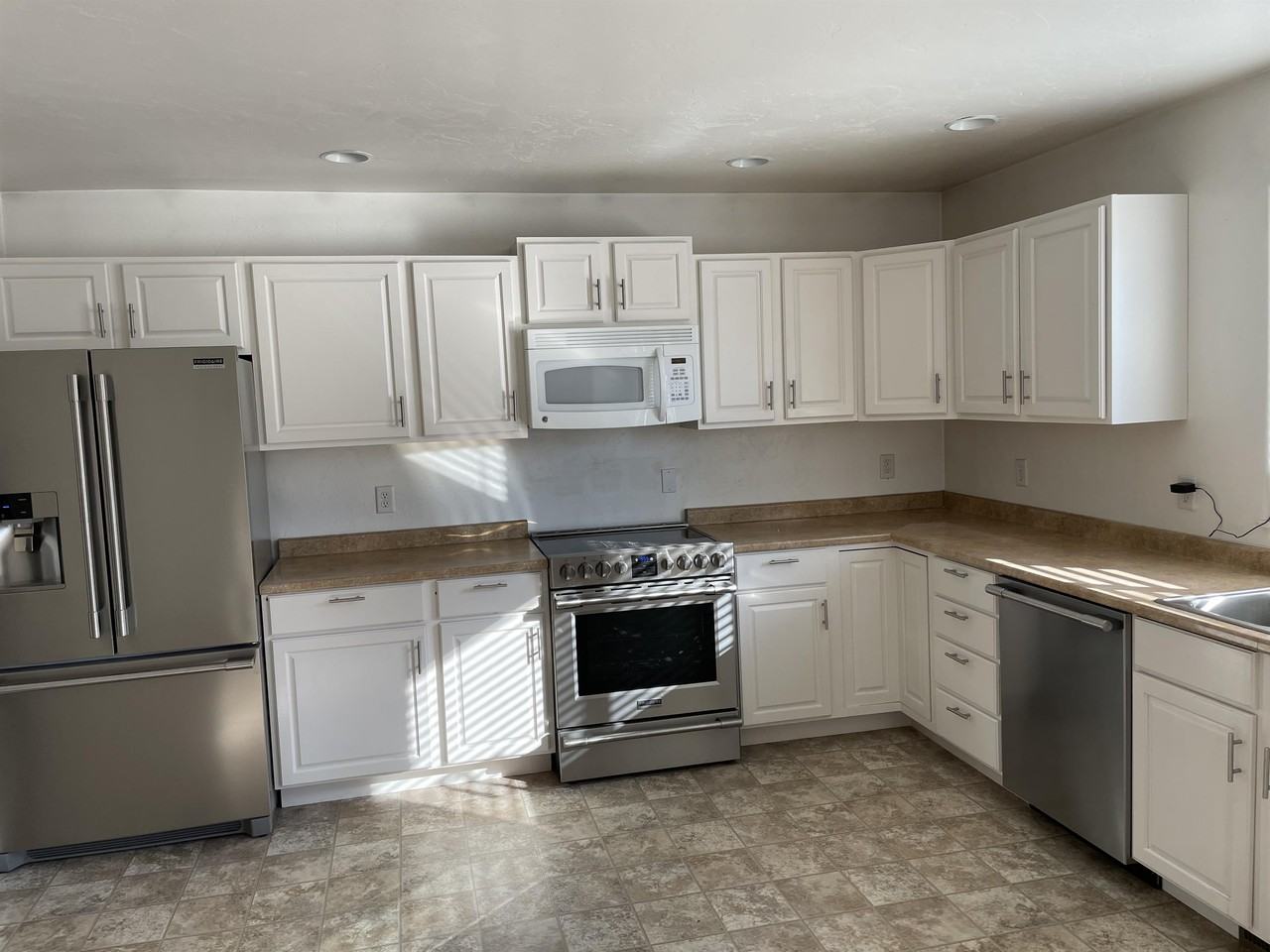 735 7th Ave E #A - Photo 2 of 13