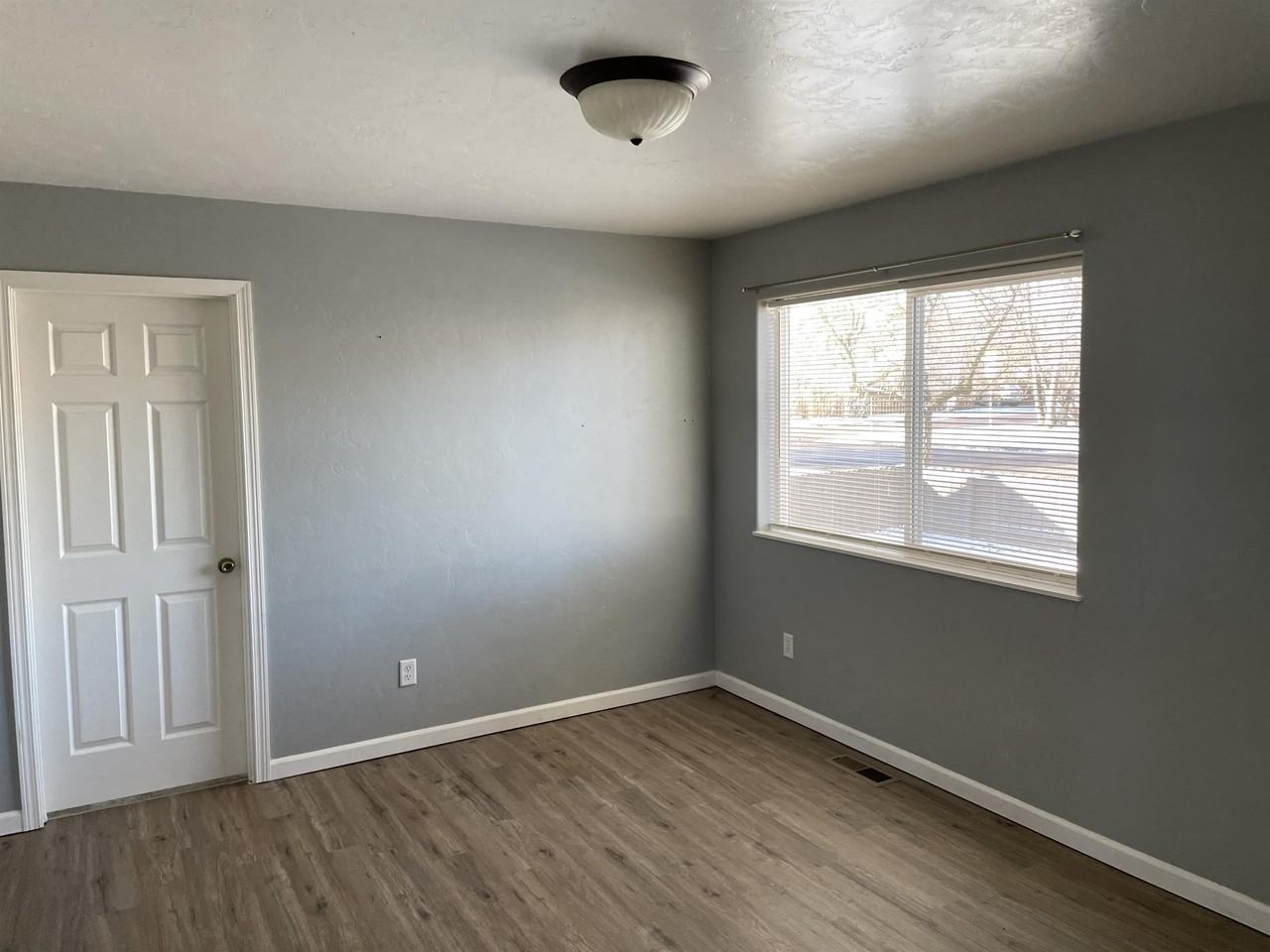 735 7th Ave E #A - Photo 7 of 13