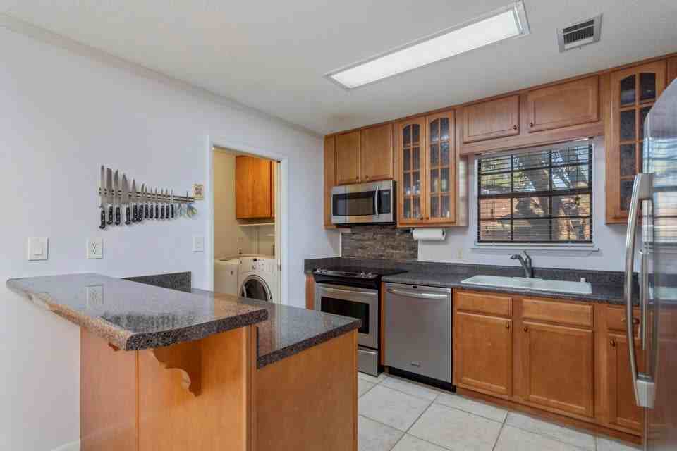 708 Avenue Due Fontaine Bleau #1 - Photo 5 of 26