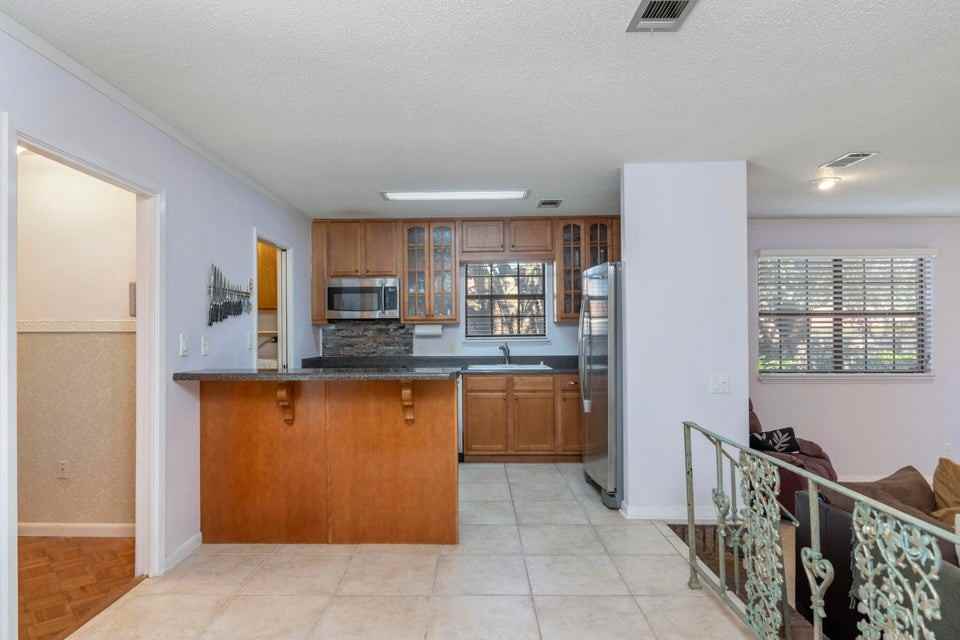 708 Avenue Due Fontaine Bleau #1 - Photo 7 of 26