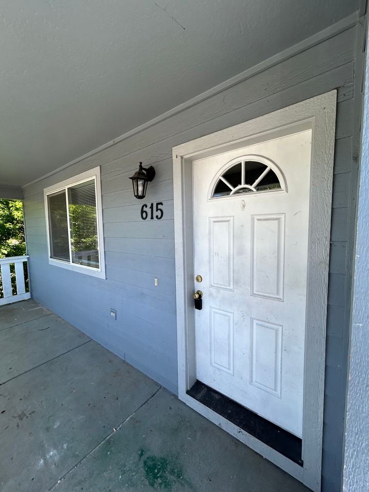 613/615 Valley Heart Lane - Photo 3 of 24