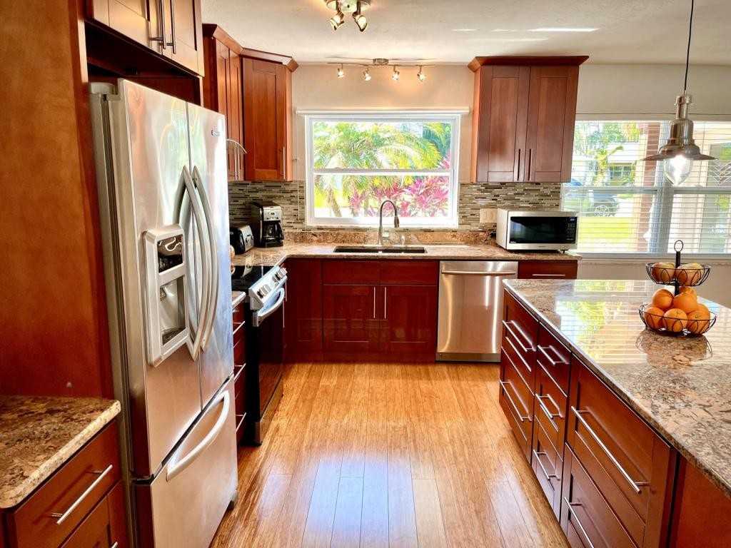 3297 Walnut St Ne - Photo 2 of 28
