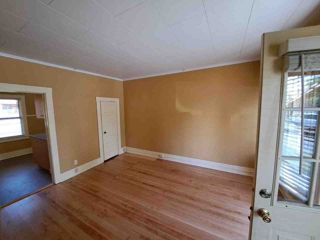 138 Nw Florida Ave #2 - Photo 2 of 14