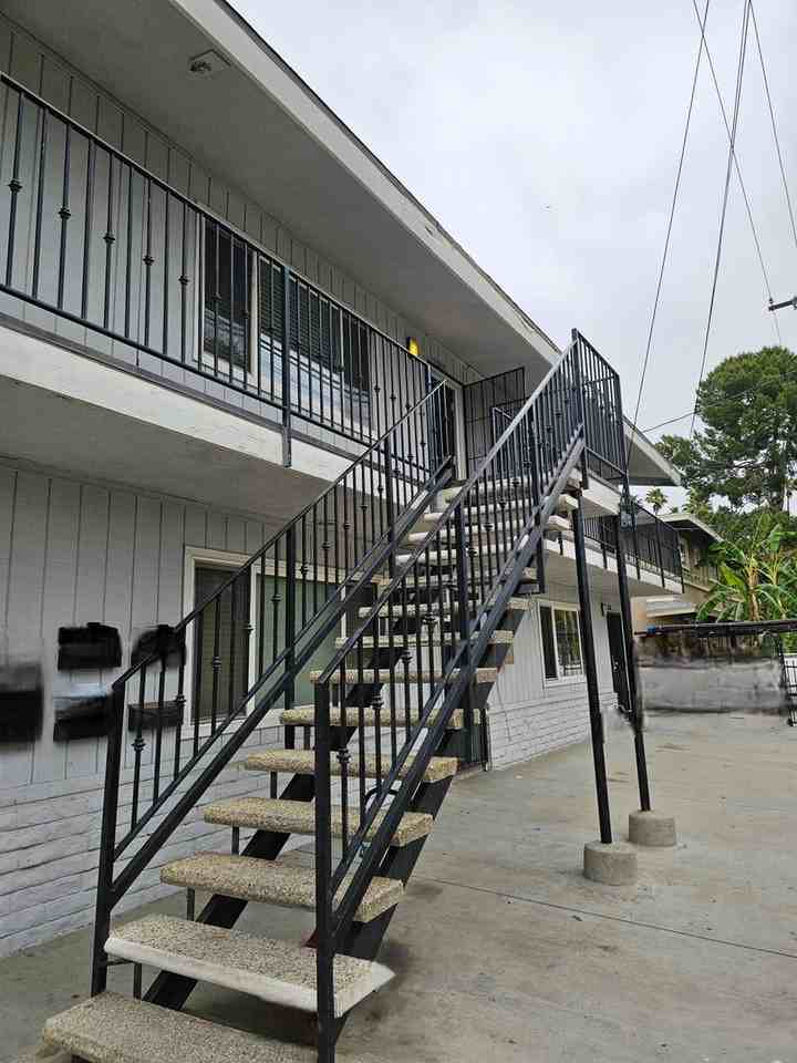 Kansas Apts. - Photo 2 of 11