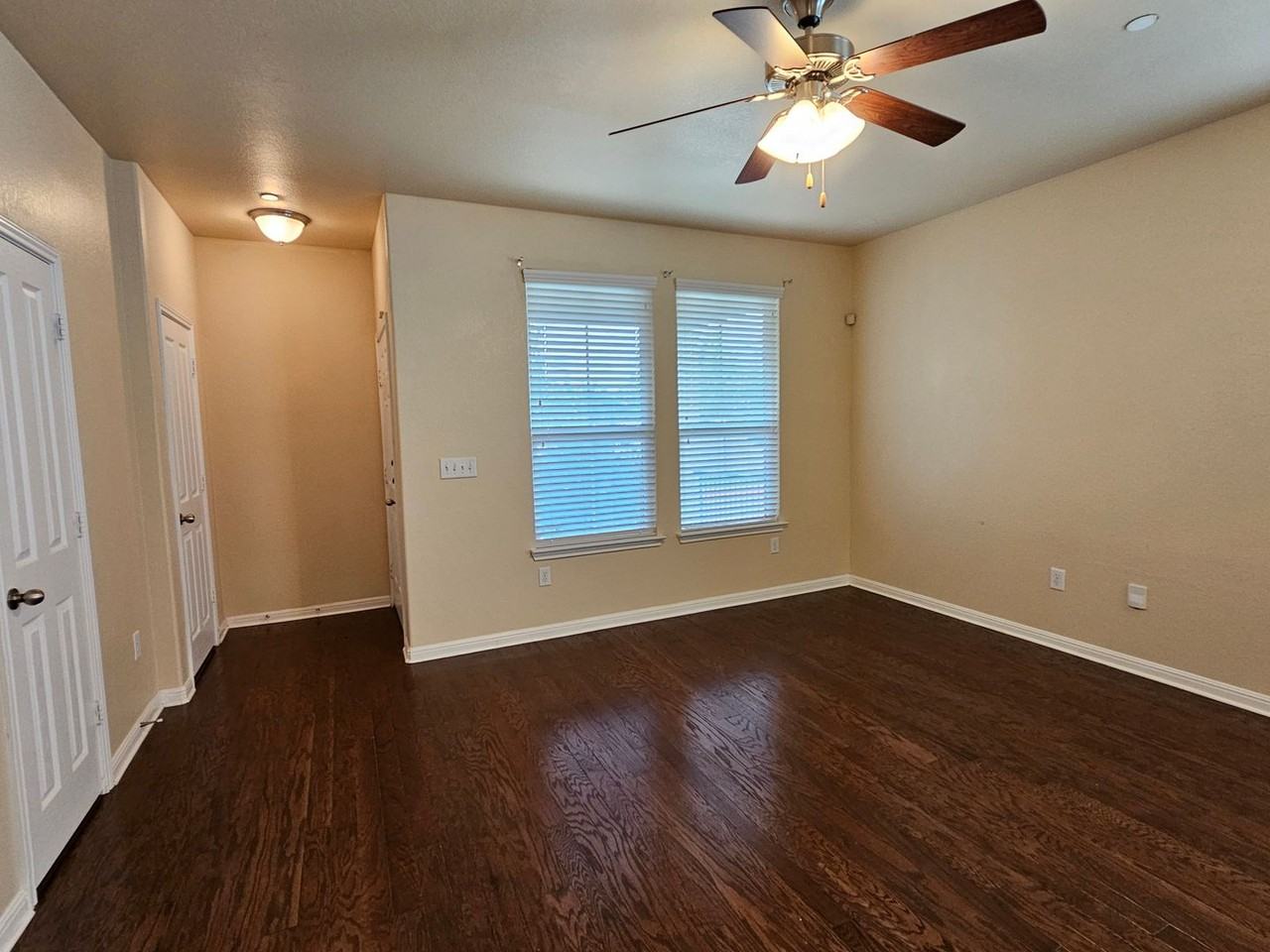 808 Lost Pines Ln - Photo 6 of 36