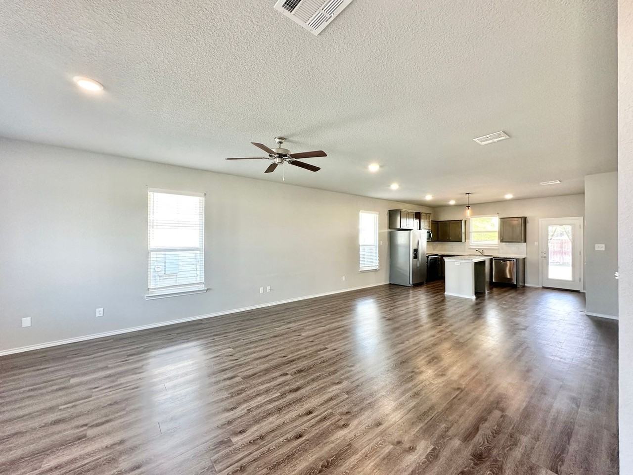 7706 Purvis St - Photo 3 of 34