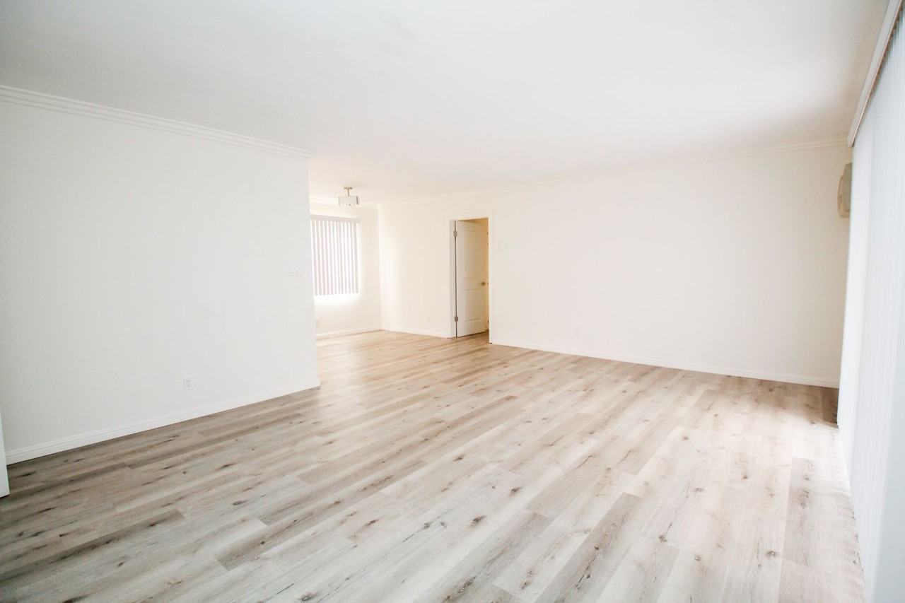 (6074) 9319 Alcott St. - Photo 2 of 14