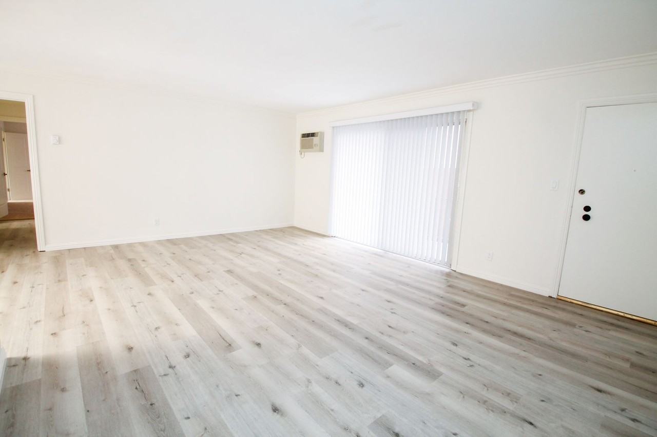 (6074) 9319 Alcott St. - Photo 3 of 14