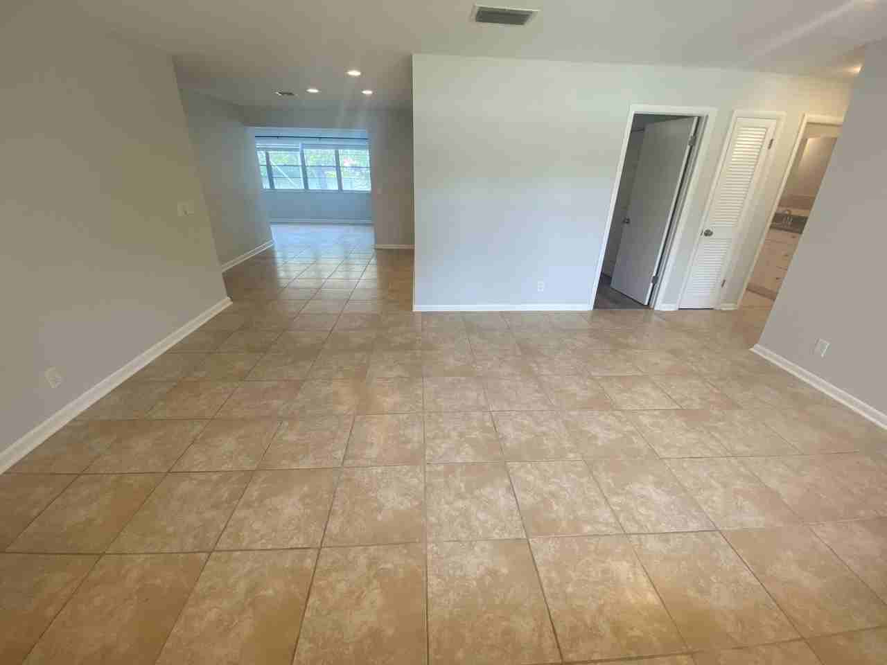 1317 Willow Rd - Photo 4 of 33