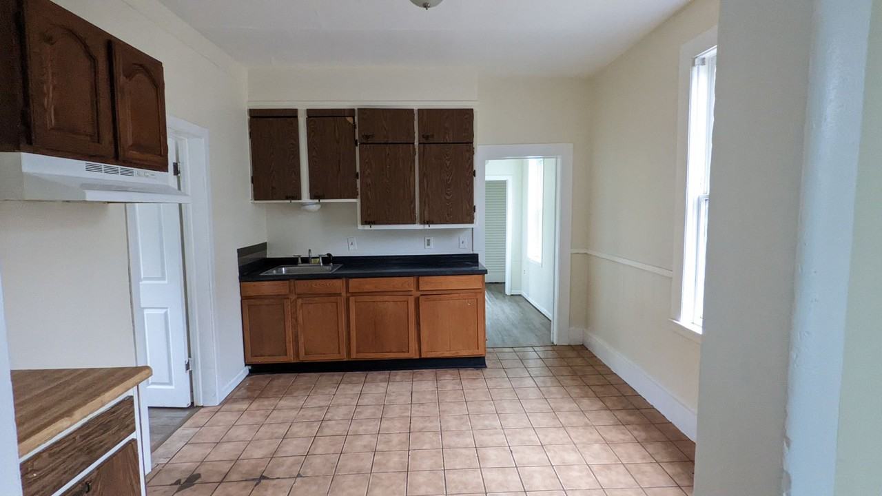 789 Catawba Ave - Photo 3 of 8