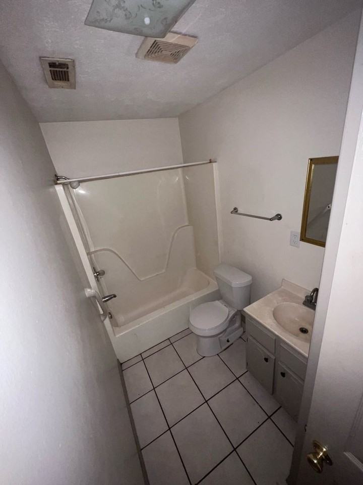 108 Smith Dr #1 - Photo 2 of 4