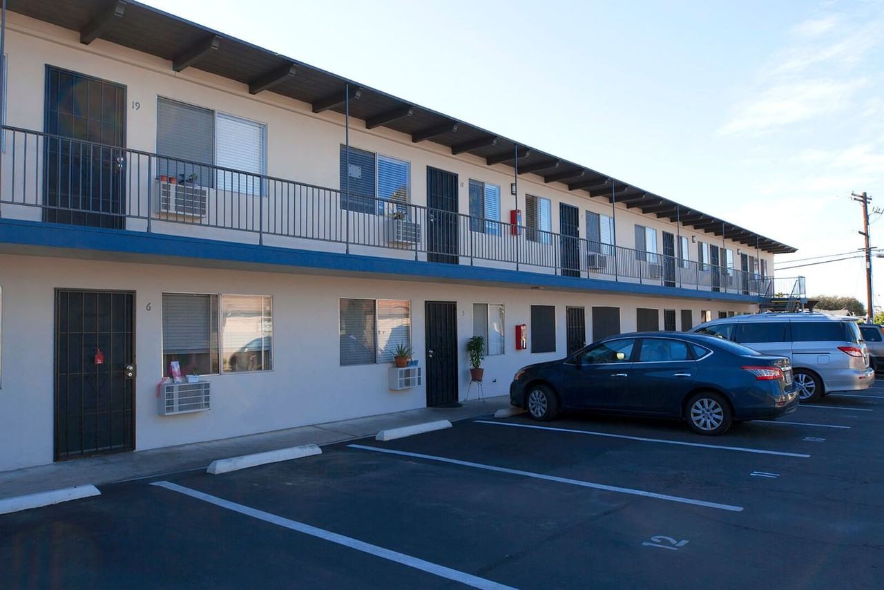 La Mesa Palms - Photo 3 of 19