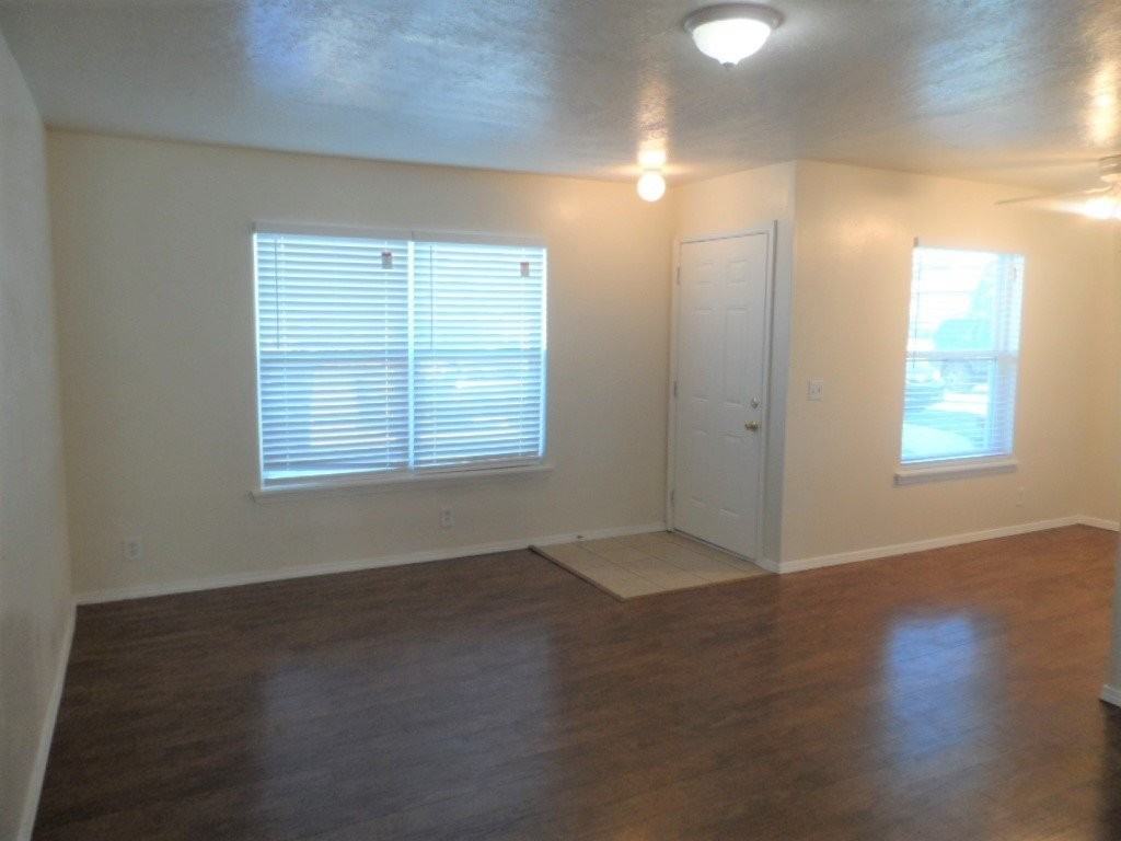 Glen Oaks Row Homes - Photo 2 of 29